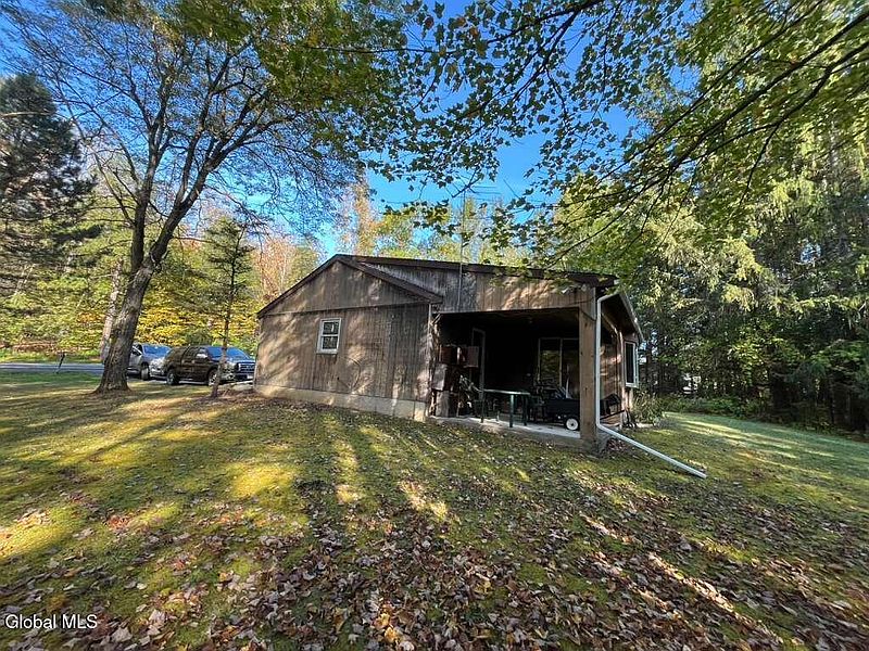 2nd image of 1596 Depot Road