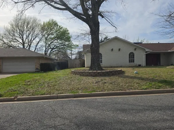 3624 Oakwood St, Denison, TX 75020