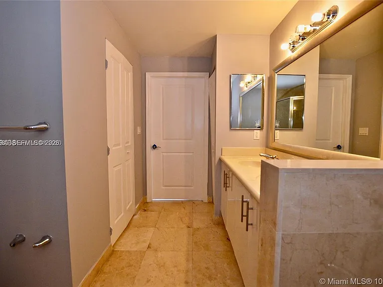 7900 Harbor Island Dr #806 — Photo 20