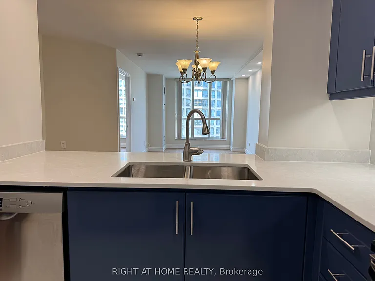 2287 Lake Shore Blvd W #906 — Photo 7
