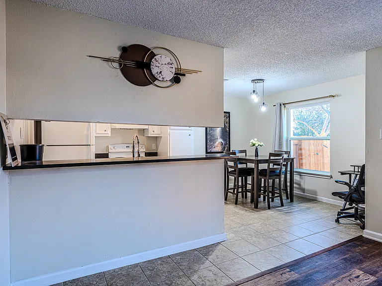 6915 Forest Mdw — Photo 8
