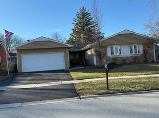 462 Longwood Dr, Buffalo Grove, IL 60089