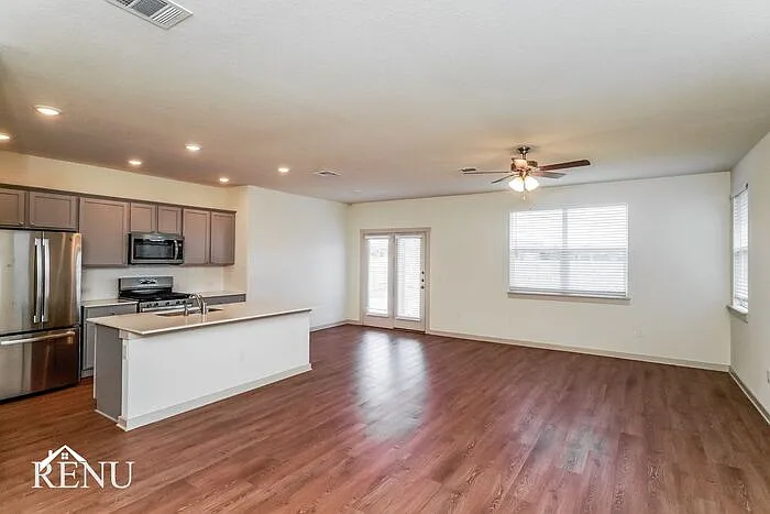 13709 McArthur Dr — Photo 6
