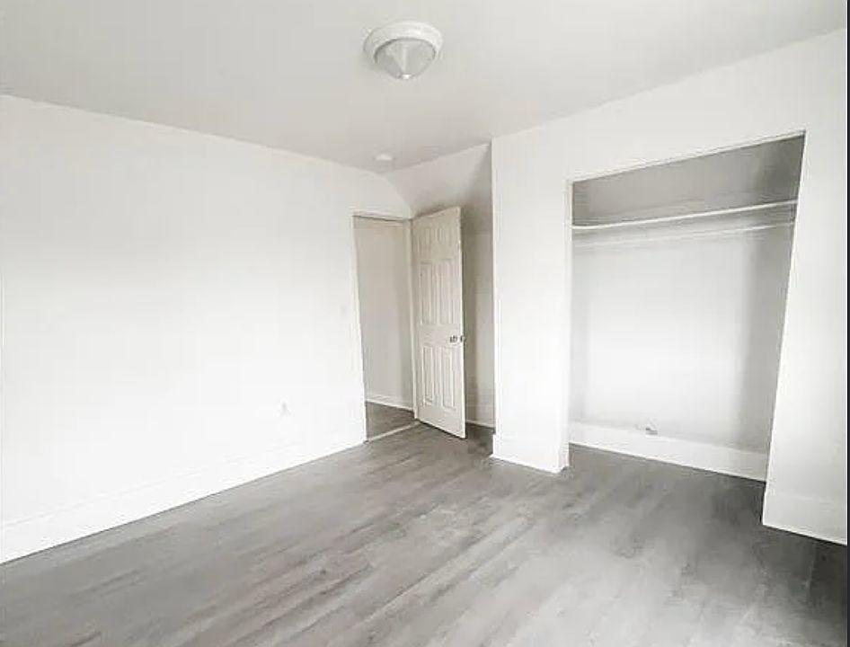 2nd image of 516 N Front St #2