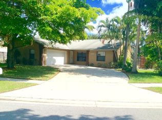 5810 Autumn Ridge Rd, Lake Worth, FL 33463