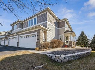 2767 Spy Glass Dr, Chaska, MN 55318