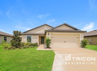 1520 Swan Lake Cir, Dundee, FL 33838