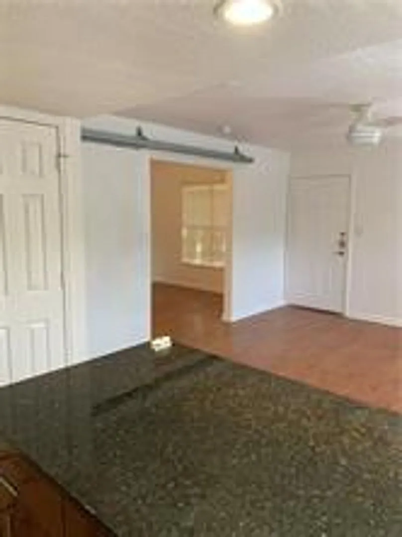Building Photo - 7685 Northcross Dr