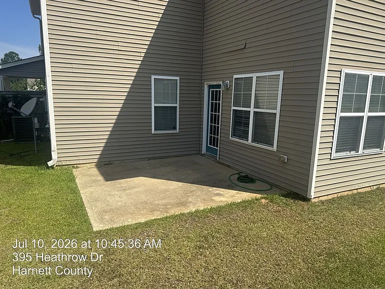 395 Heathrow Dr — Photo 3