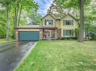 5499 Forest Hill Rd, Lockport, NY 14094