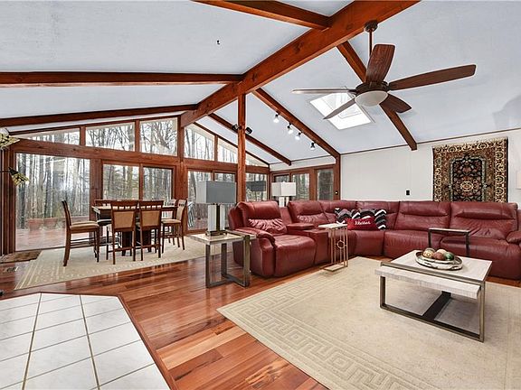4th image of 34565 Lakeview Dr
