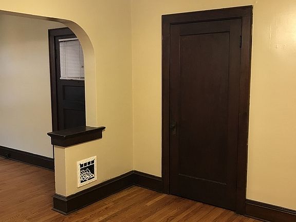 4th image of 4510 Shenandoah Ave APT 1W