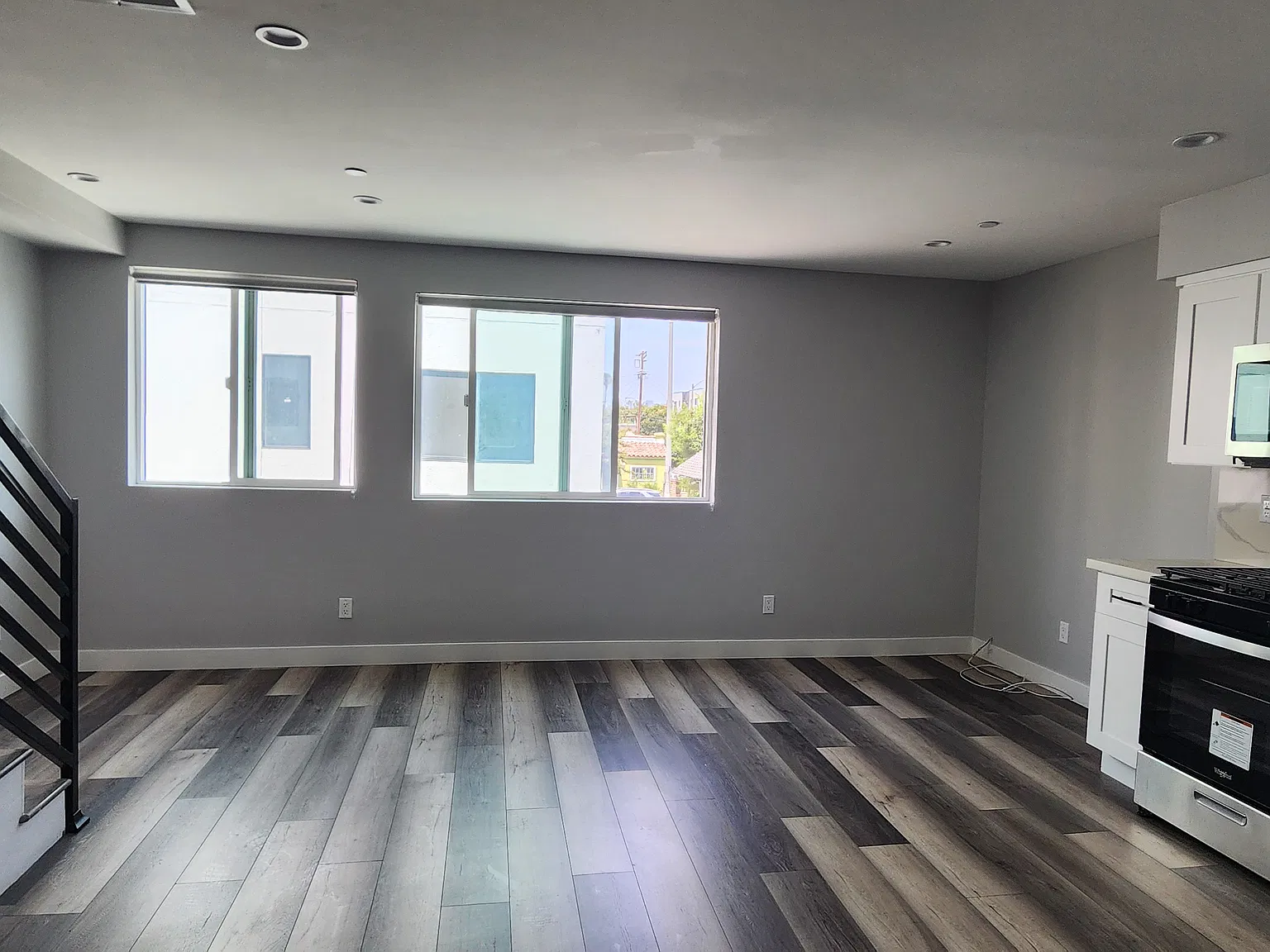 4 bed, 1665 sqft, $4,249 — Photo 2