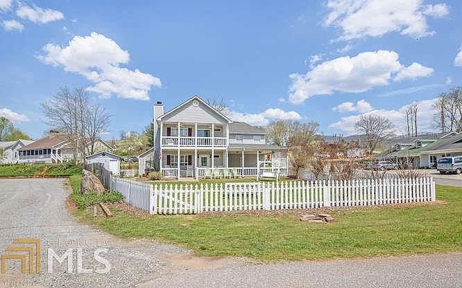 1st image of 601 Waterview Dr