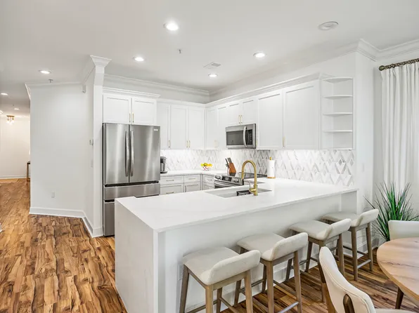 201 Windward Point Dr #201, Saint Simons Island, GA 31522