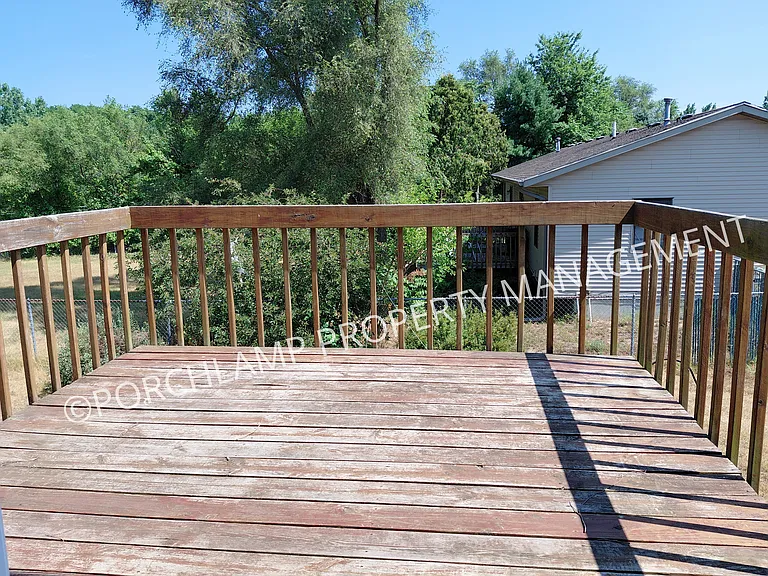 6779 Pleasantview St NE — Photo 24