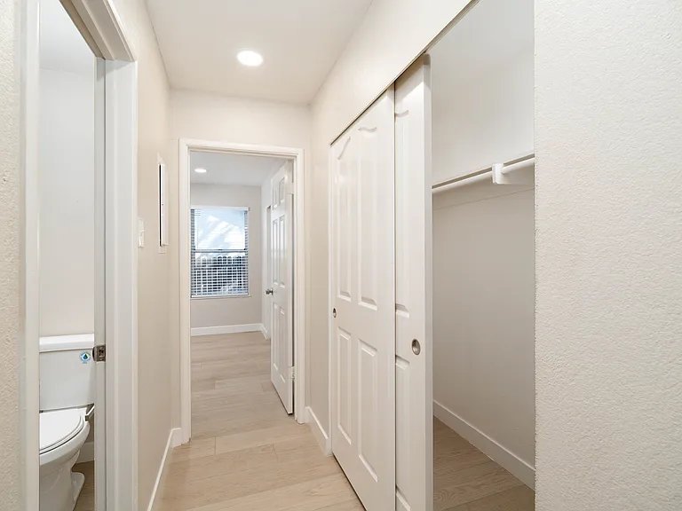 El Camino Duplexes — Photo 42