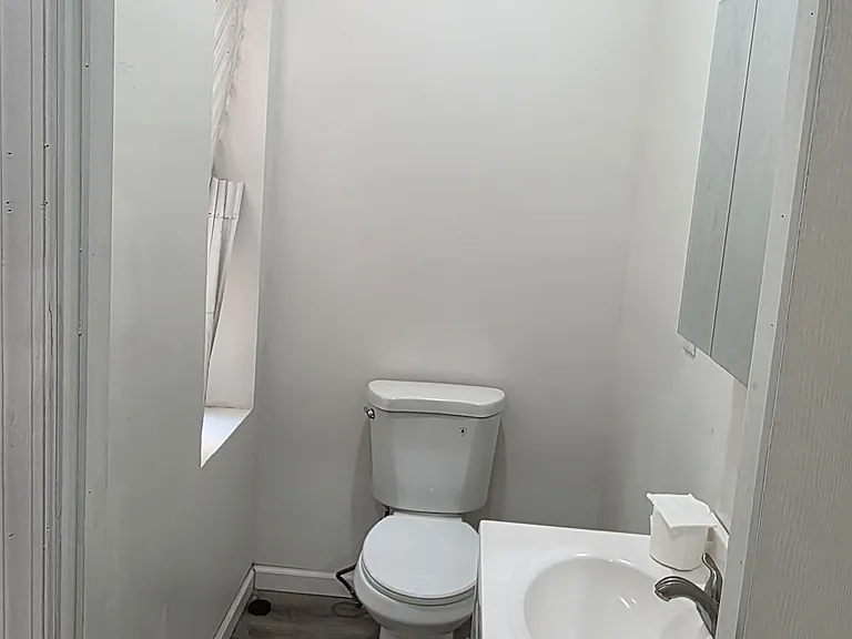1712 N Lindenwood St — Photo 5