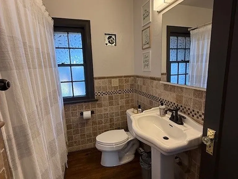 2324 S Jefferson St — Photo 14