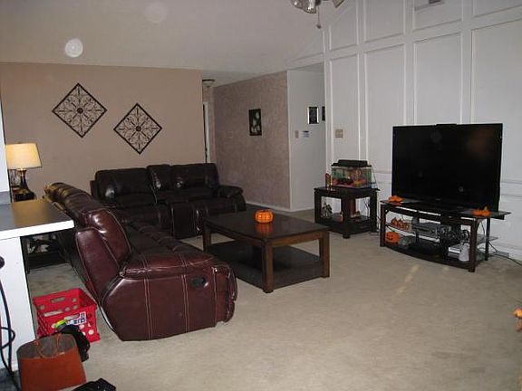 5th image of 7428 Jamie Renee Ln