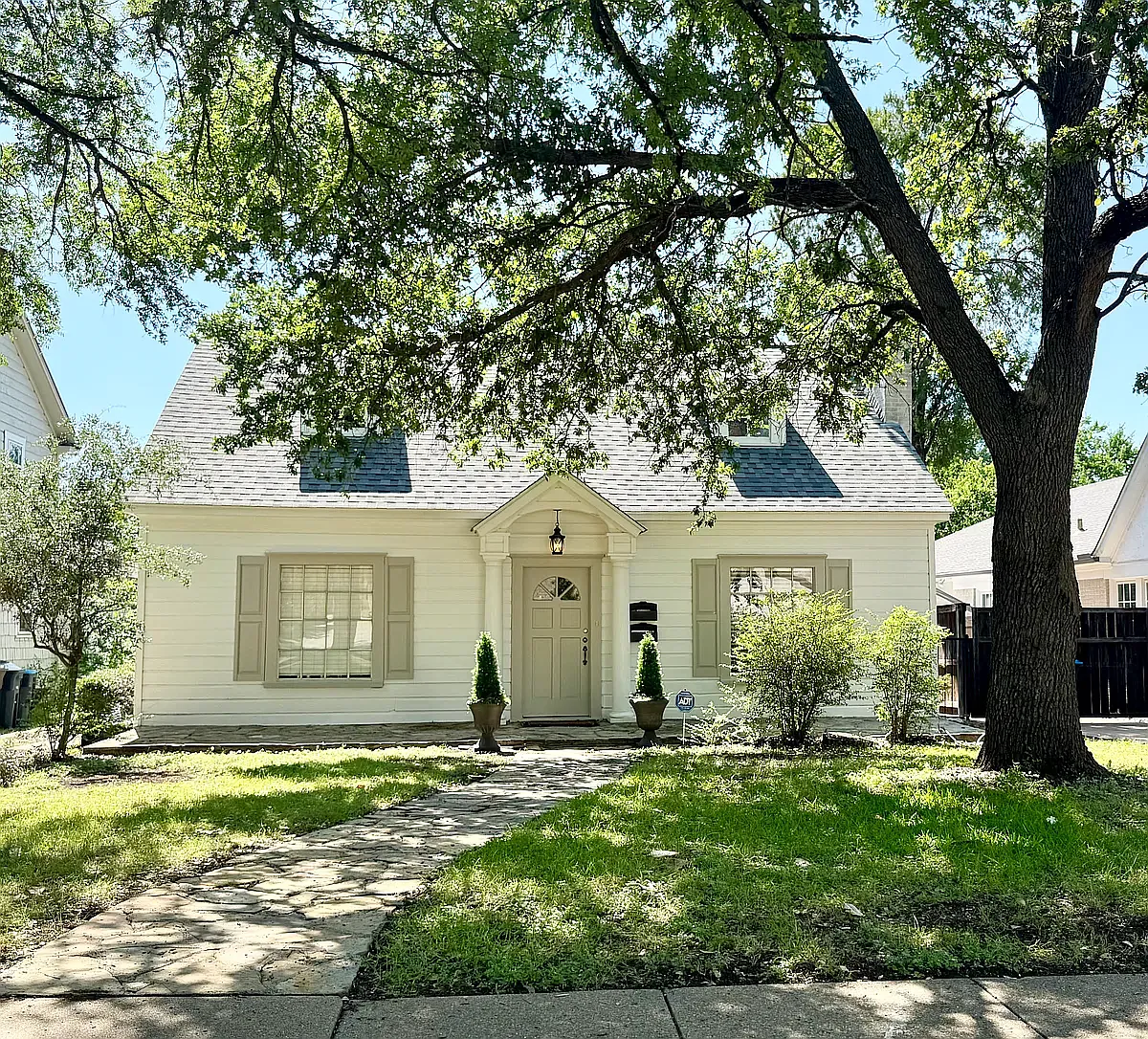 5 bed, 2049 sqft, $5,000 — Photo 1