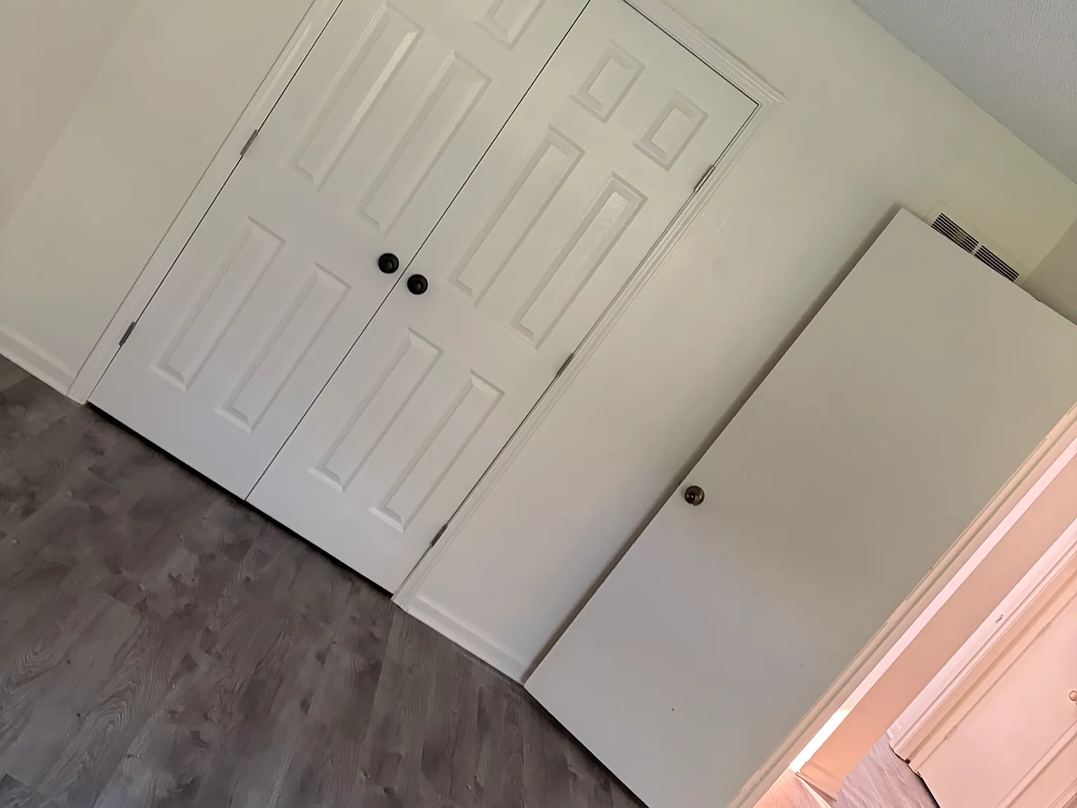 3 bed, 1.5 bath, 1300 sqft, $1,800 — Photo 2