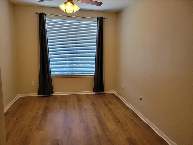 7575 Kirby Dr #1211 — Photo 8