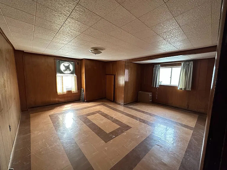 56 S Morgan St — Photo 2
