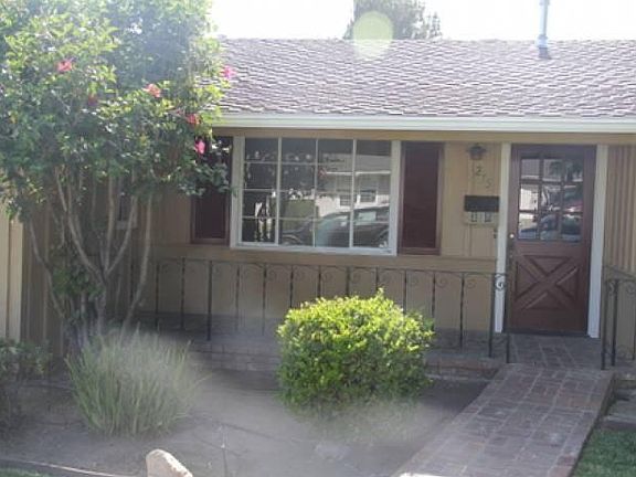 Convenient to Foothill Bl