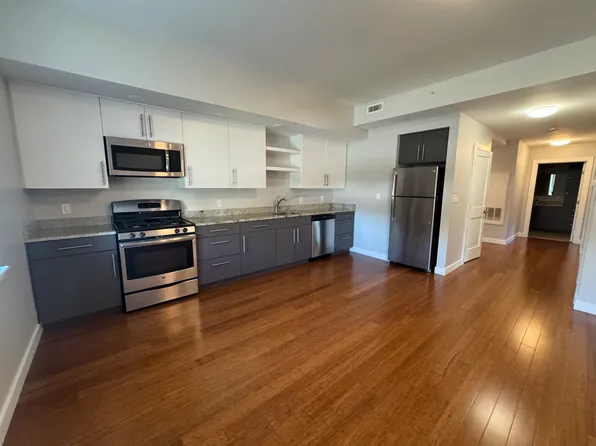 45 Poplar Dr APT 207, Cranston, RI 02920