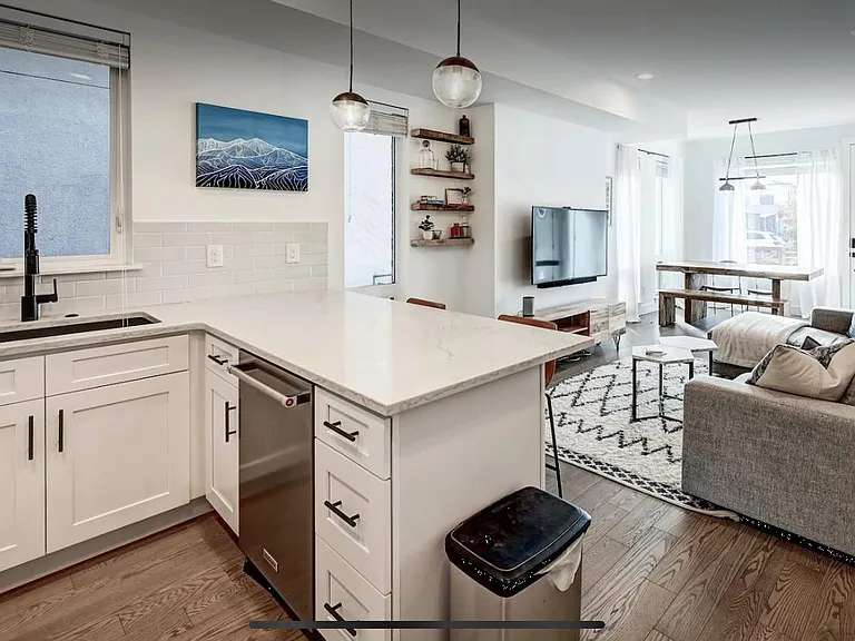 1370 Yates St #1 — Photo 7