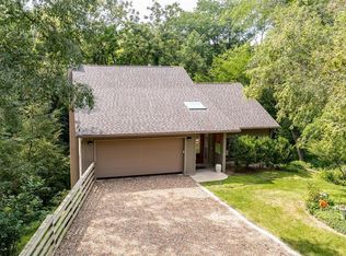 3 Linder Valley Cir NE, Iowa City, IA 52240