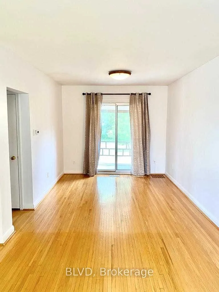 4 bed, $3,850 — Photo 2