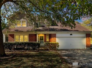 34 Chestnut Ct W, Buffalo Grove, IL 60089