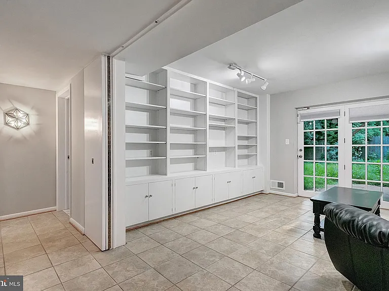 2108 48th St NW — Photo 37