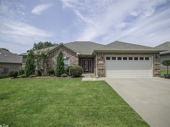 3rd image of 409 Sandlewood Dr