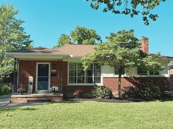 22609 Edgewood St, Saint Clair Shores, MI 48080