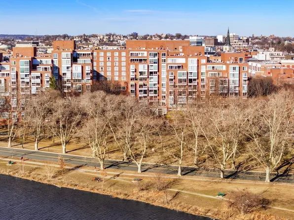 975 Memorial Dr APT 1105, Cambridge, MA 02138