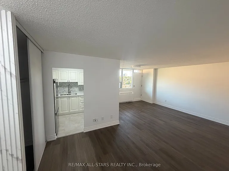 180 Markham Rd #603 — Photo 5