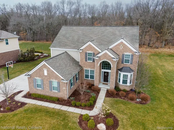 3206 Park Meadow Dr, Lake Orion, MI 48362