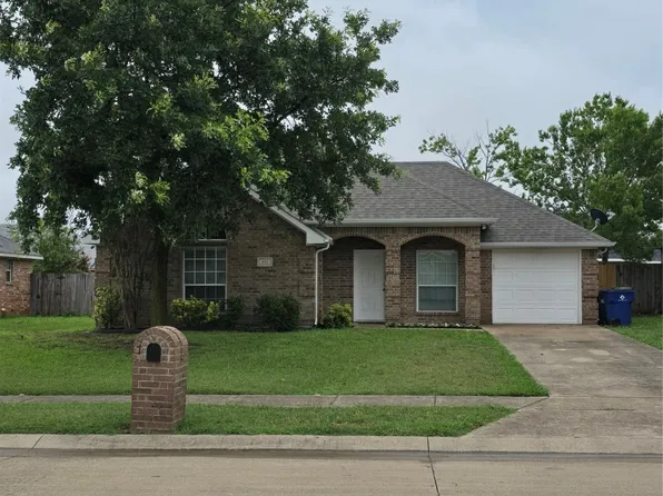 632 Oliver Ln, Waxahachie, TX 75165