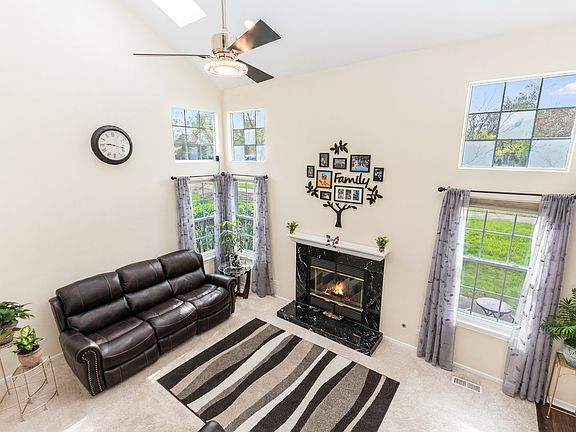 4th image of 147 White Branch Ct N