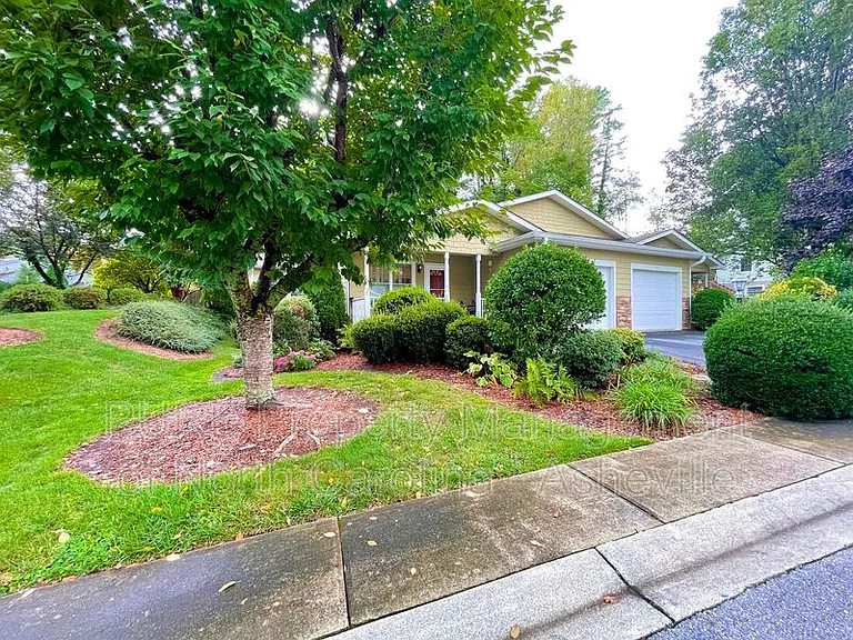 15 Spring Village Ln — Photo 2