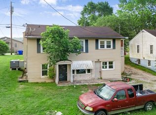 921 Unaka St, Harriman, TN 37748