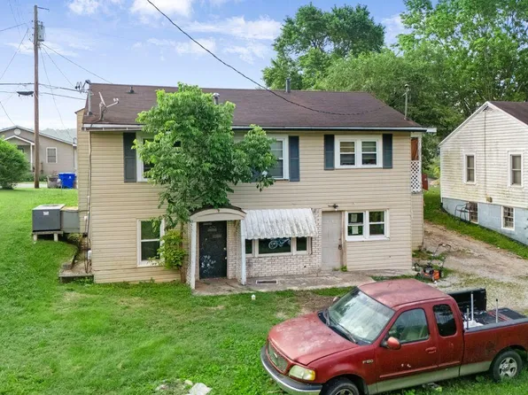 921 Unaka St, Harriman, TN 37748