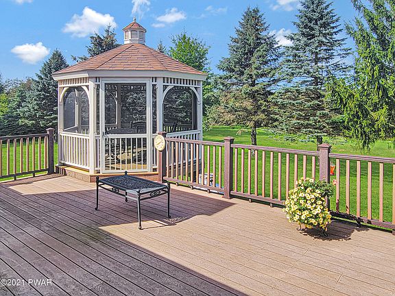 5th image of 61 Lindas Ln