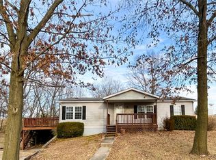 172 Highland Rd, Winfield, MO 63389
