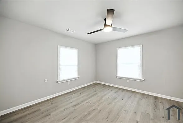 594 Robert Henry St — Photo 20