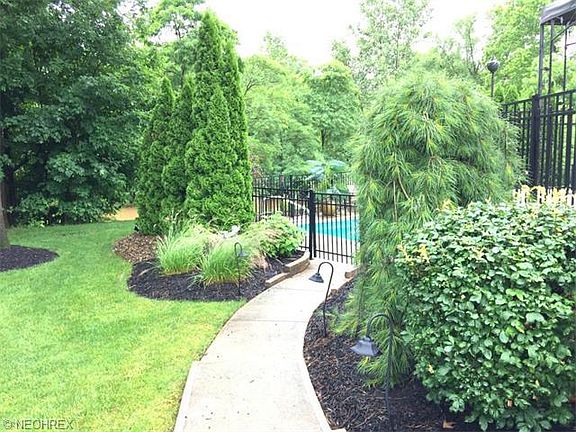 5th image of 826 Woodbridge Ct