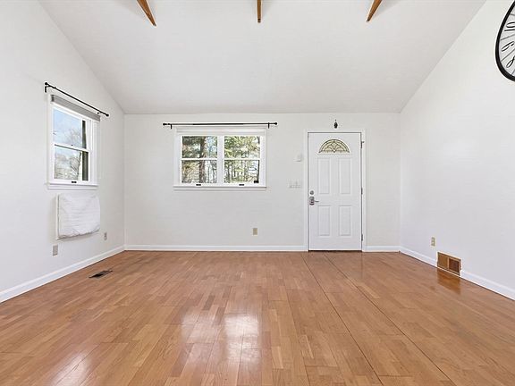 5th image of 10 Avila Rd